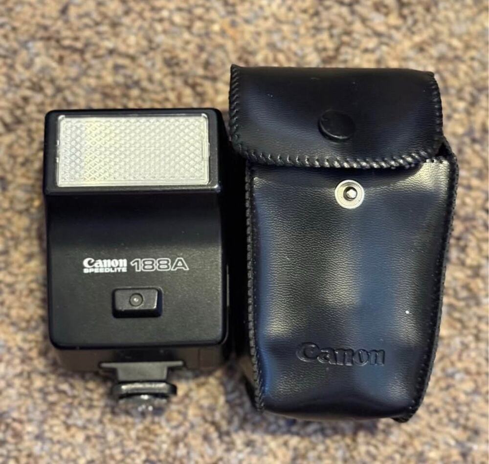 Canon Speedlite 188A Camera Flash with Case